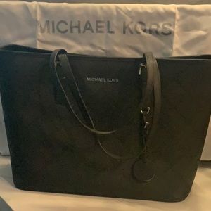 New Michael Kors Purse Black with dust bag